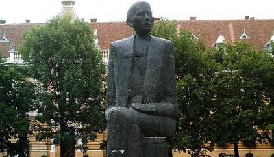 Statuia lui Nicolae Titulescu din Brasov Brasov