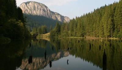 Rezervatia Naturala Lacul Rosu