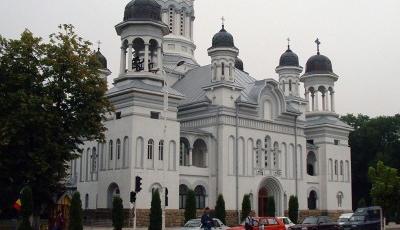 Catedrala Pogorarea Sfantului Duh din Radauti Suceava