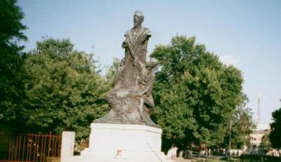 Statuia domnitorului Alexandru Ioan Cuza din Alexandria Teleorman