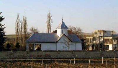 Manastirea Saraca din Semlacul Mic