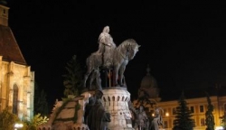 Ungurii contesta inscriptia de pe statuia lui Matei Corvin din Cluj: Vezi textul controversat