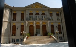 Palatul lui Gigi Becali, resedinta unui premier si a unei amante celebre