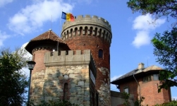 Castelul Tepes din inima Bucurestiului: De la turn de apa, la sediu de garnizoana
