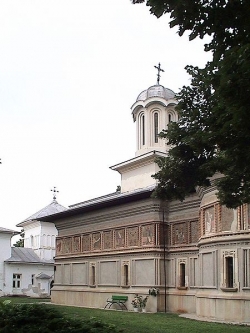 Manastirea Snagov: de la mormantul lui “Dracula” Vlad Tepes, la Michael Jackson