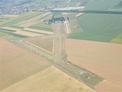 Aerodromul Tuzla, locul unde se organizeaza anual mitinguri aviatice