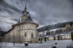 Cel mai frumos traseu de Craciun: Turul manastirilor din Bucovina