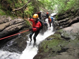 Sporturi extreme in Romania. Canyoning - catarare, speologie si inot