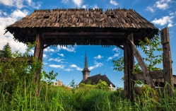 Bisericile de lemn din Maramures, obiective de patrimoniu cultural arhaic si mondial UNESCO