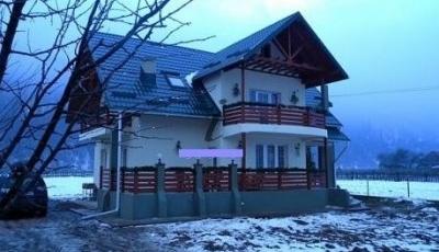 Pensiunea Casa cu Povesti Frumosu