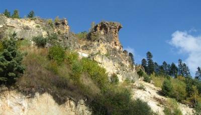 Rezervatia geologica Piatra Corbului Alba