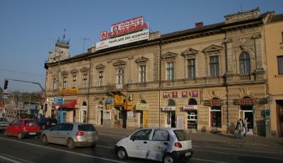 Casa cu farmacia la parter din Arad Arad