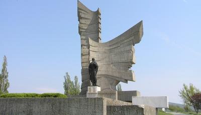Monumentul eroilor de la Paulis Arad