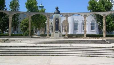 Statuia lui Mihai Eminescu din Constanta Constanta