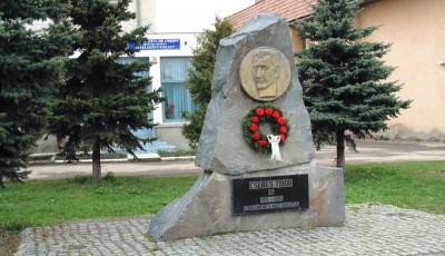 Monumentul Cseres Tibor Harghita