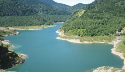 Lacul si barajul Gura Apei Hunedoara