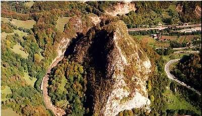 Rezervatia Naturala Dealul si Pestera Bolii Hunedoara