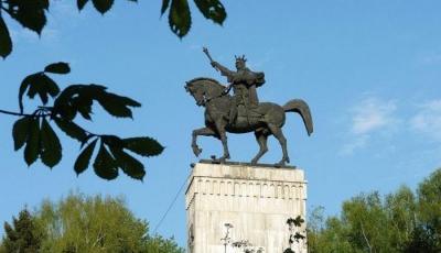 Statuia ecvestra a lui Stefan cel Mare din Suceava Suceava