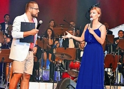 Mamaia 2011: Prezentari in pantaloni scurti si acuzatii de plagiat. Vezi castigatorii!