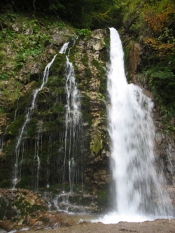 Pe Drumul Regal spre trei Urlatoare: Cascada feerica din Muntii Bucegi