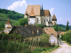 Si usile primesc premii. Cetatea Biertan