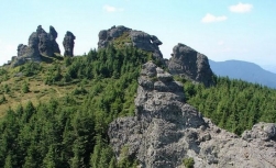 Cei 12 Apostoli dintre jnepenisuri si merisoare: micul Rushmore romanesc