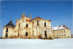 Castelul Banffy din Bontida: De la resedinta nobiliara, la decor pentru Padurea Spanzuratilor