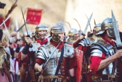 Doua mii de ani de istorie intr-un weekend: 1 mai la Festivalul Roman Apulum