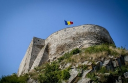 Cetatea Deva, Castelul Corvinilor si cetatea dacica Sarmizegetusa Regia, incluse in circuitele turistice destinate turistilor straini